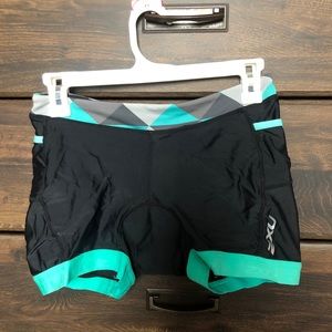 2XU cycling / triathlon shorts